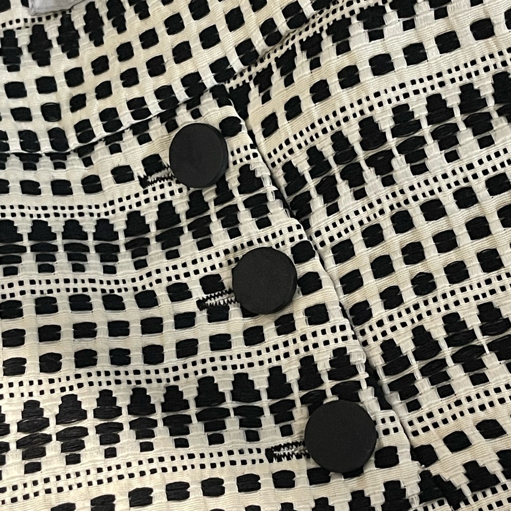 🛑 H&M Designed Skirt- Size 8 - Picture 8 of 10